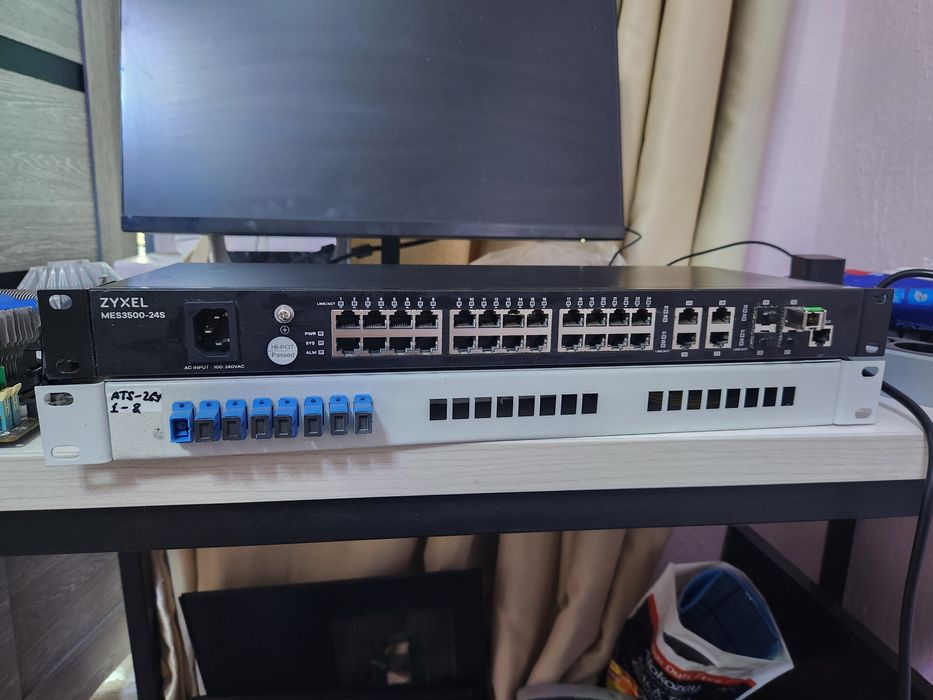 Управляемый свитч(hub)Zyxel MES3500  и оптическая патч-панель