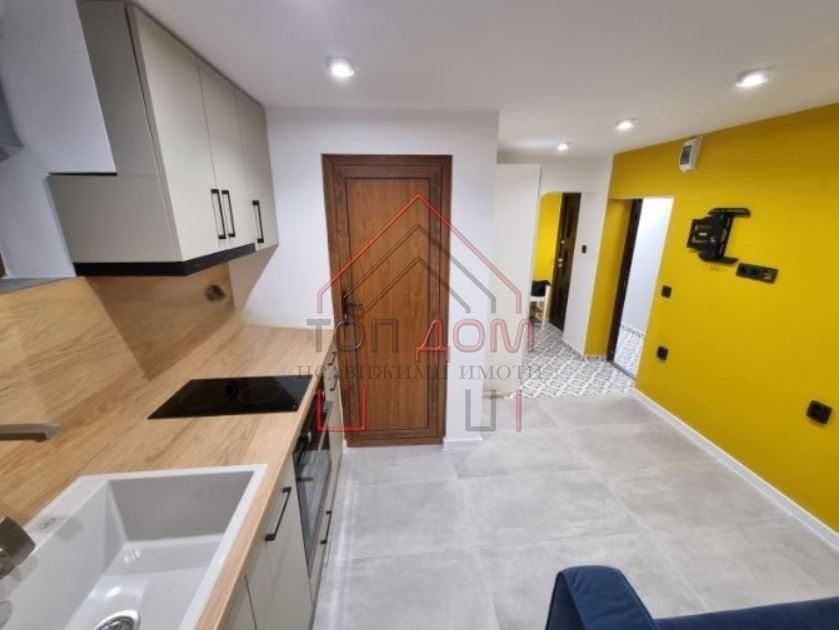 Дава се под наем Едностаен апартамент в Варна, Център - 26 кв.м за 306 € - Снимка #3