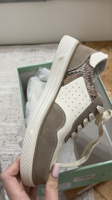 Продаю обуви обсалютно новые!