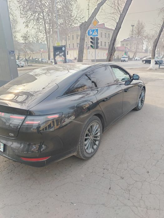 Автомобиль сотилади