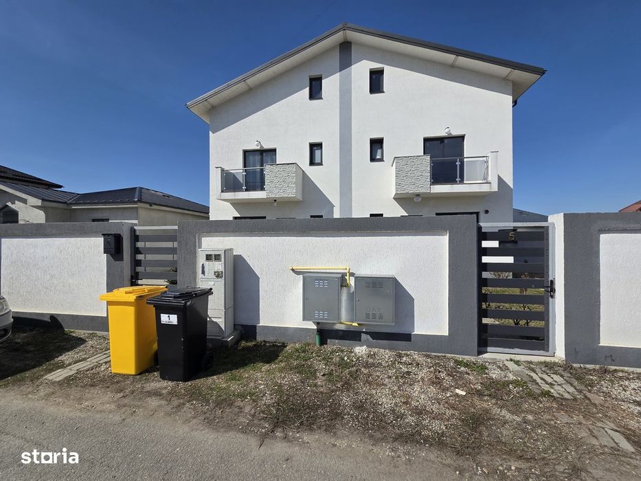 Duplex modern 4 camere, 130 mp, mansarda, curte, strada asfaltata