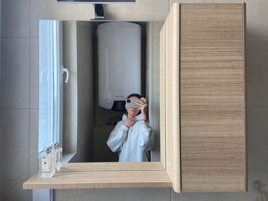 Чисто нов горен шкаф за баня-Айко