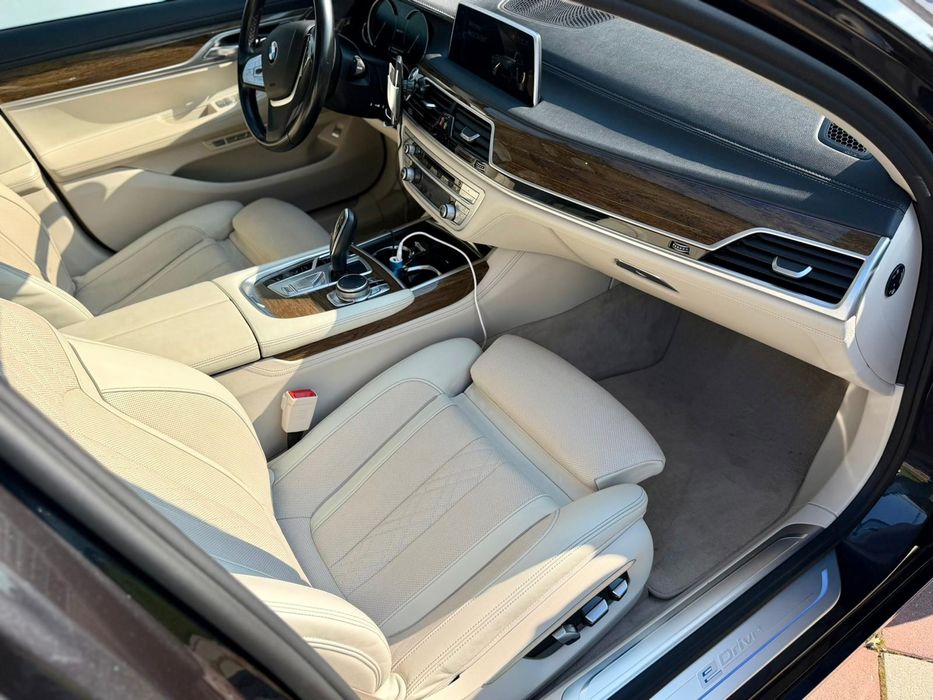 BMW 740Le 4x4x drive virează  si spatele!