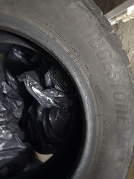 Vând anvelope 215 60 16