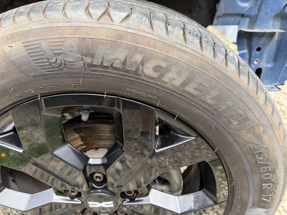 Vand 4 roti-jante aliaj Dacia Duster 2021/2024 215/60/R17