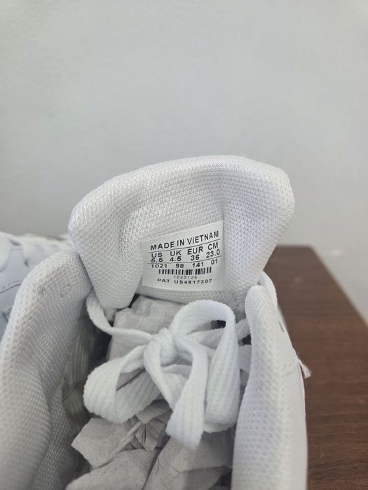 Кроссовки белые р36(новые)