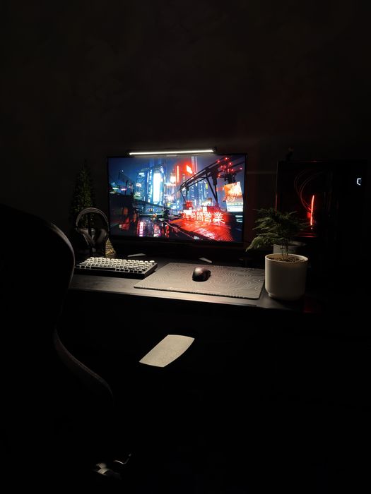 Продам моритор LG ultragear 32 180hz 2K