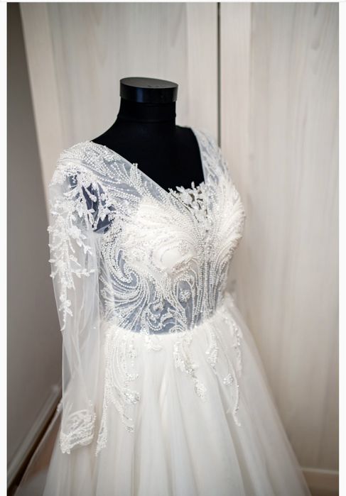 Vand rochie de mireasa sezon 2024