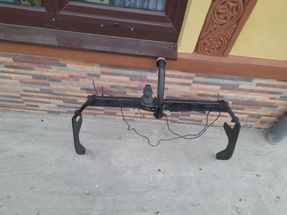 Cârlig original fabrica Dacia Logan mcv