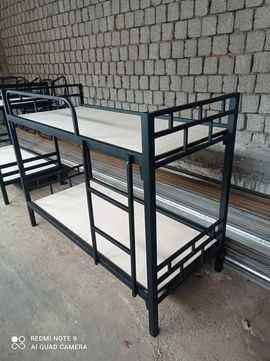 г.
Двухярусный кровать
5