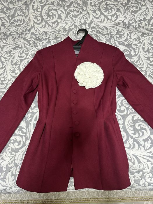 Жакеты костюмы 42-44 размера