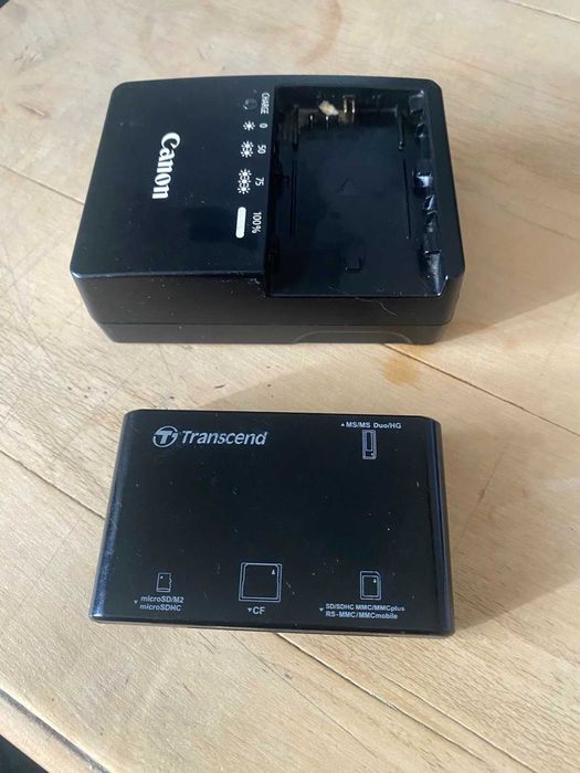 Продавам Фотоапарата EOS 5D Mark II