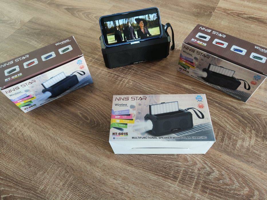 Boxa Portabila cu lanterna LED și stativ telefon
