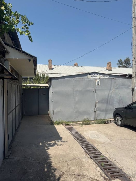 4.5 соток / Яшнобадский район / Продается участок с домом