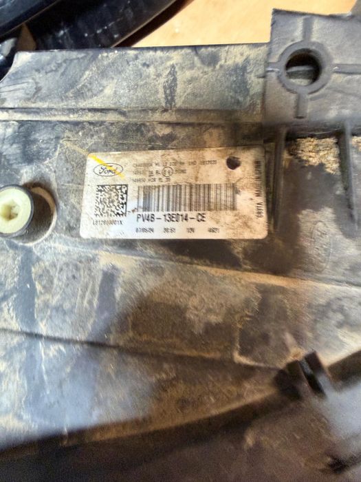 Far stanga / dreapta Ford Kuga Mk3 Facelift 2023/2024/2025