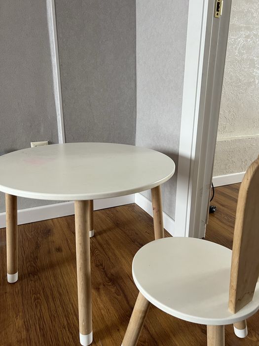 Детский стол и стул