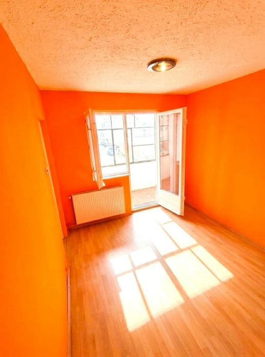 Apartament 2 camere Carei - 34.500€ , etajul 2 , 41,5 m2 utili .
-