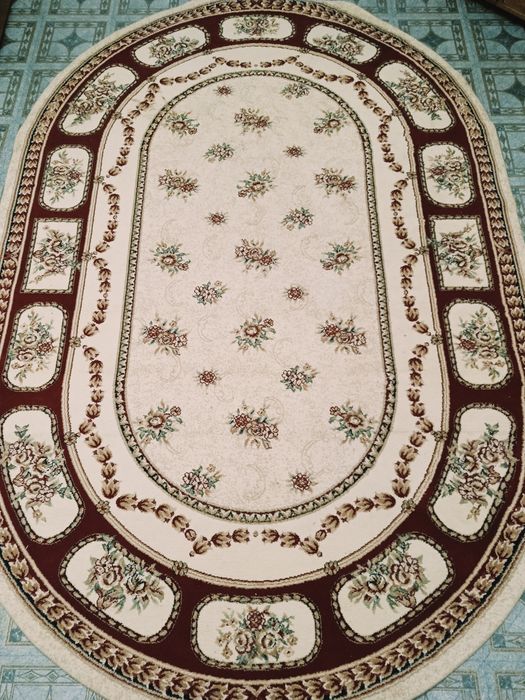 Продам ковер овальный