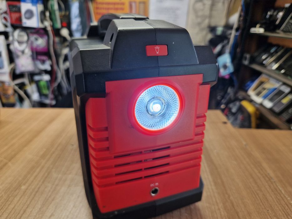 Преносима соларна зарядна станция Revolt