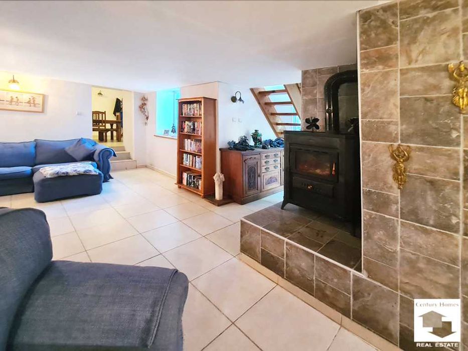 145310 Реновирана и готова за живеене къща в с. Куцина, Велико Търново