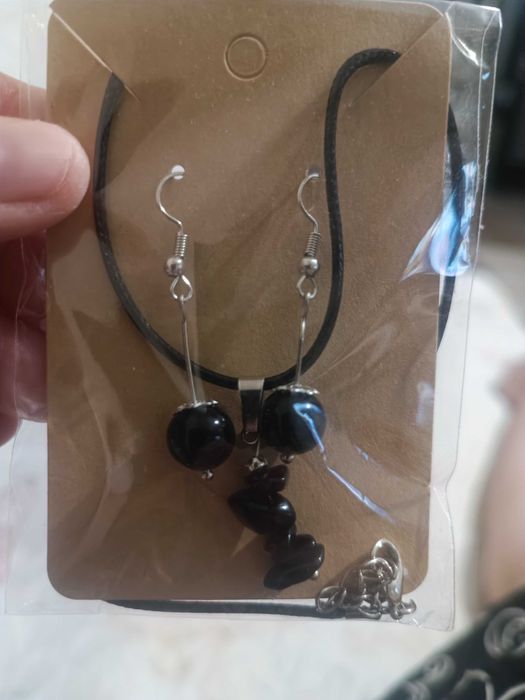 Комплект обици и колие