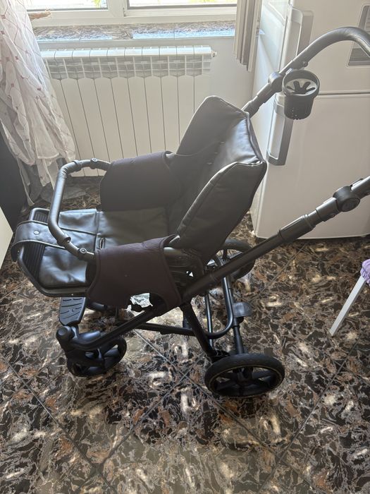 Căruț 3 în 1, stare foarte bună, complet și bine întreținut