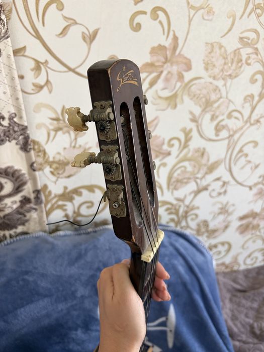 Продам гитару StarSun