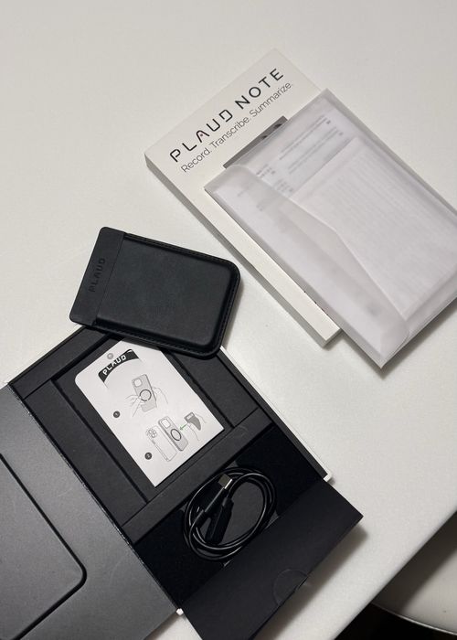 Умный диктофон Plaud Note AI