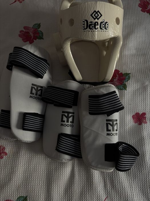 Добок,шлем,щитки,носки