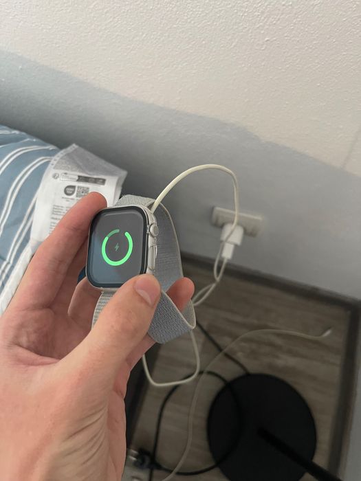 Încărcător AirPods, Apple Watch