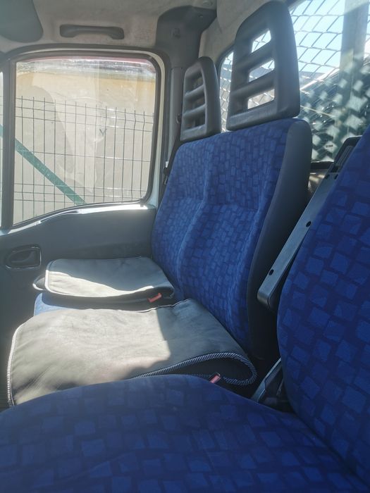 Продавам товарен бус Ивеко 35С17