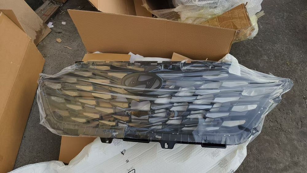 Решетка радиатора Хюндай Кустин