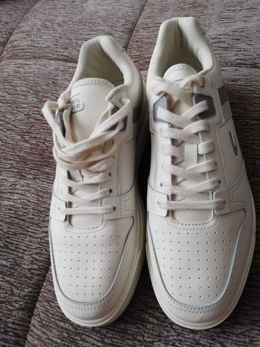 Camel чисто нови обувки 42 номер