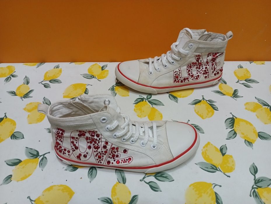 Moschino Love N 37 - 48 лв