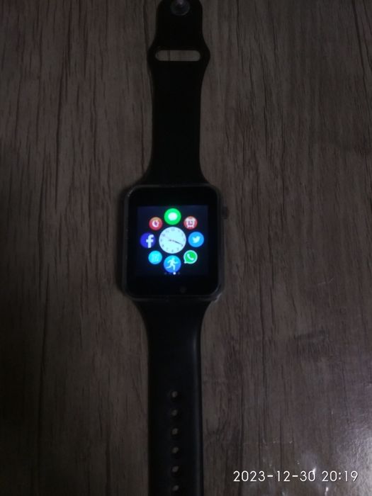 Smart watch sotiladi