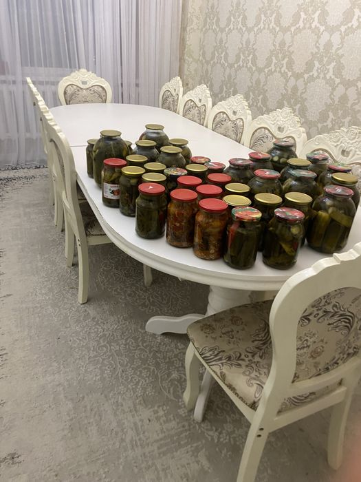 Продам  Стол и стулья