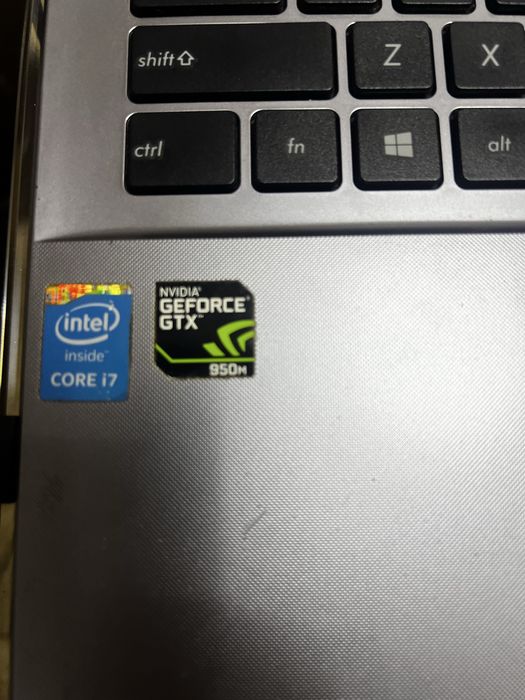 Laptop asus i7 model f550j