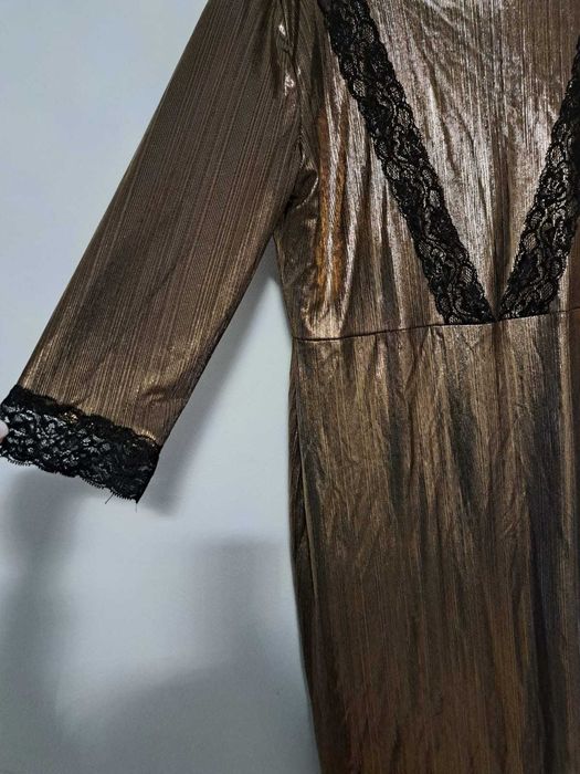 Vand rochii de ocazie