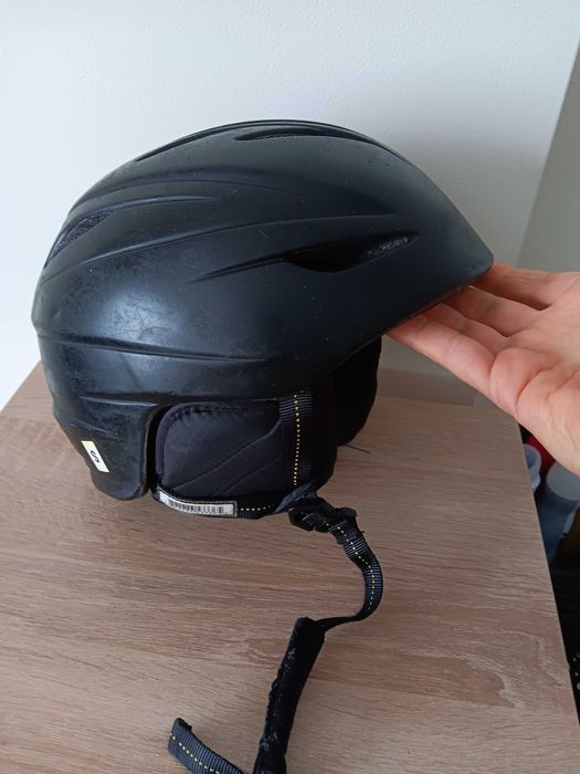 Ски, щеки, каска и обувки номер 38,