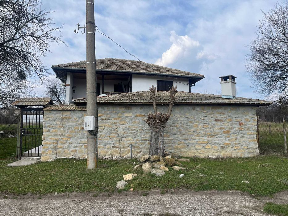 Продава се Къща в с. Берковски, Област Търговище - 120 кв.м за 270 €/кв.м - Снимка #1