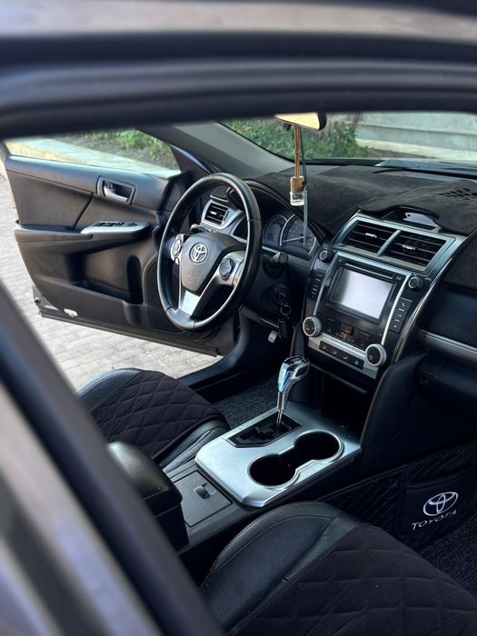 Срочно продаю машина Камри 50