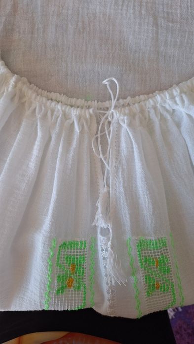 Ie, maneca lunga,.cusuta manual