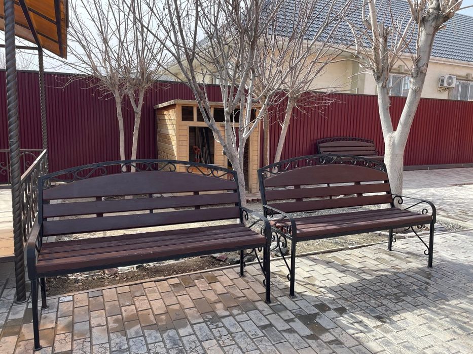 Скамейки уличные.