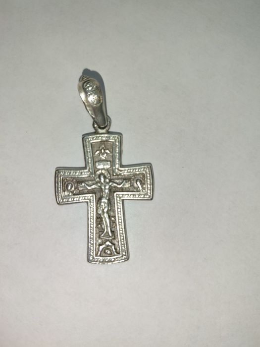 Продам крестик серебряный