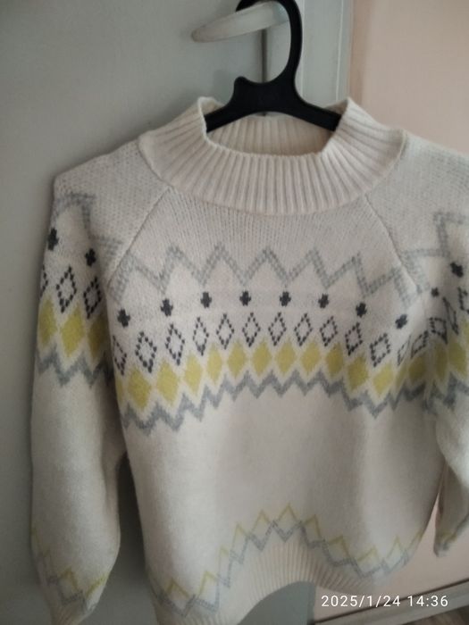 Дамски пуловери размер М