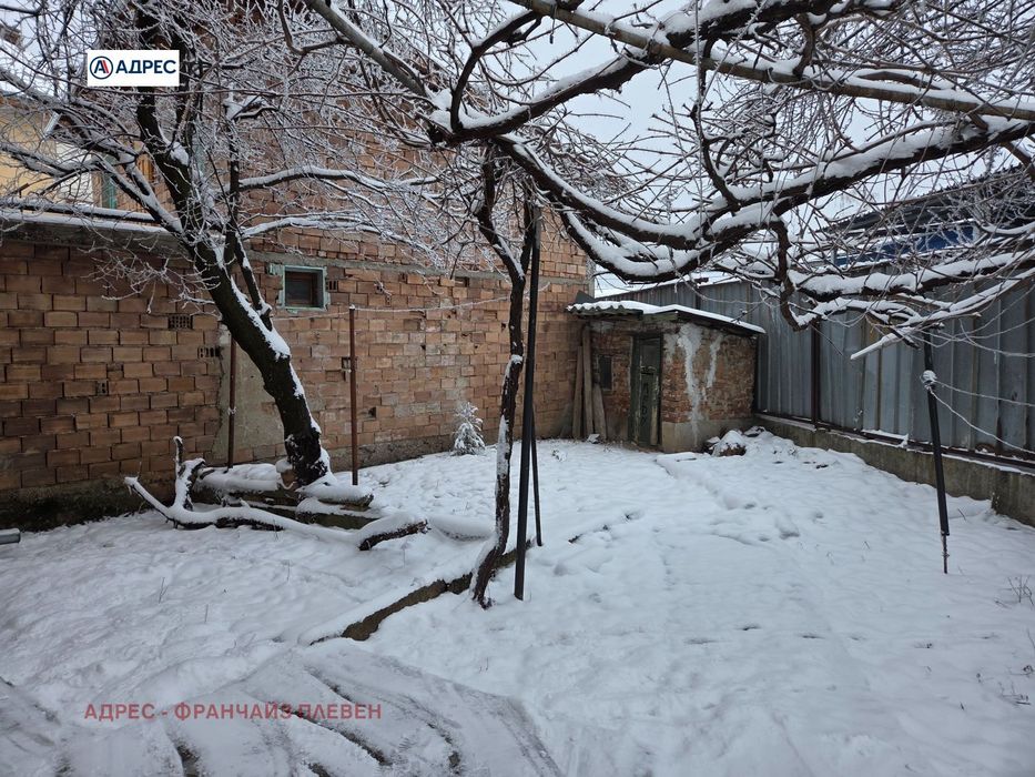 Етаж от къща в Враца-Река Лева площ 100 цена 150000