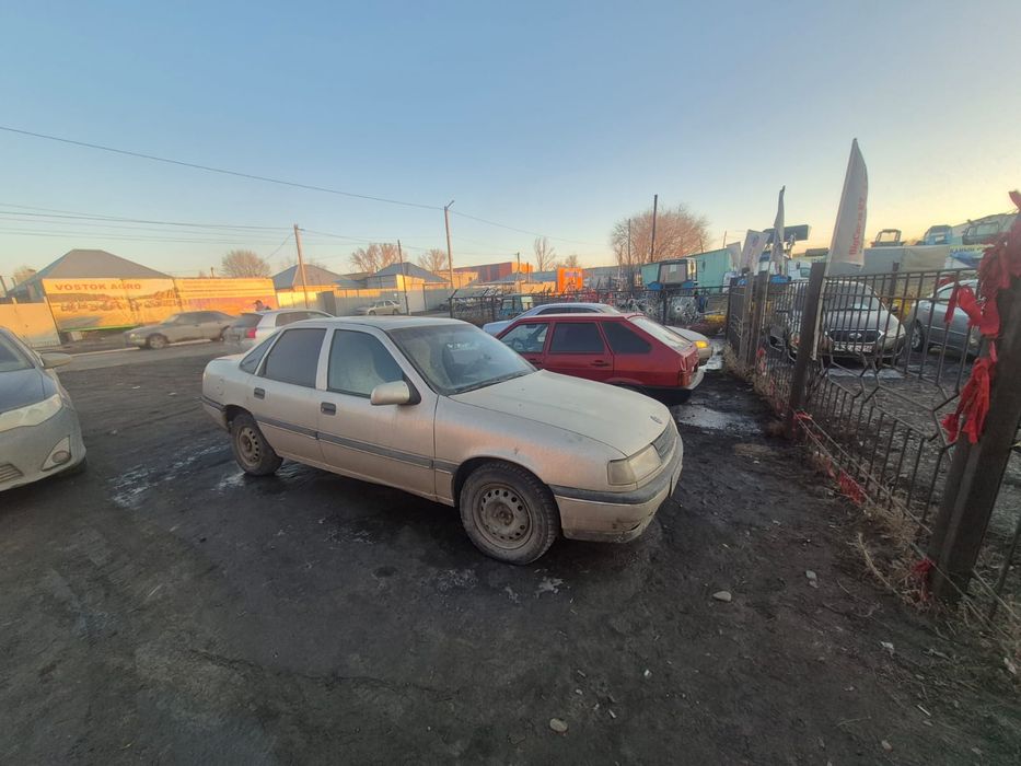 Опель вектра 1991г 1.8