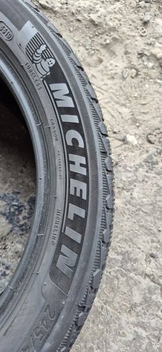 4 anvelope iarna Michelin,fata 245/45/19,spate 275/40/19.Pret/bucata