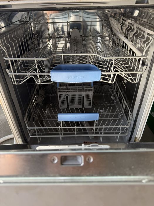 посудомоечная машина бош в отличном состоянии работает отлично