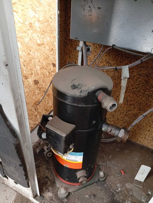 Продам Холодильный Компрессор на 380вольт